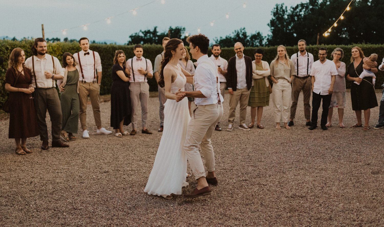 bride and groom dancing in italy moticiano