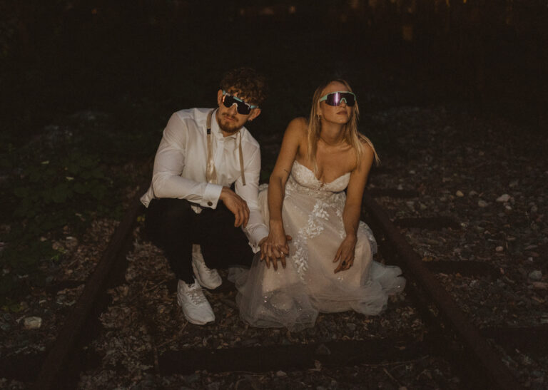 Trashy Hochzeitsfotos mit Blitz im Dunkeln
