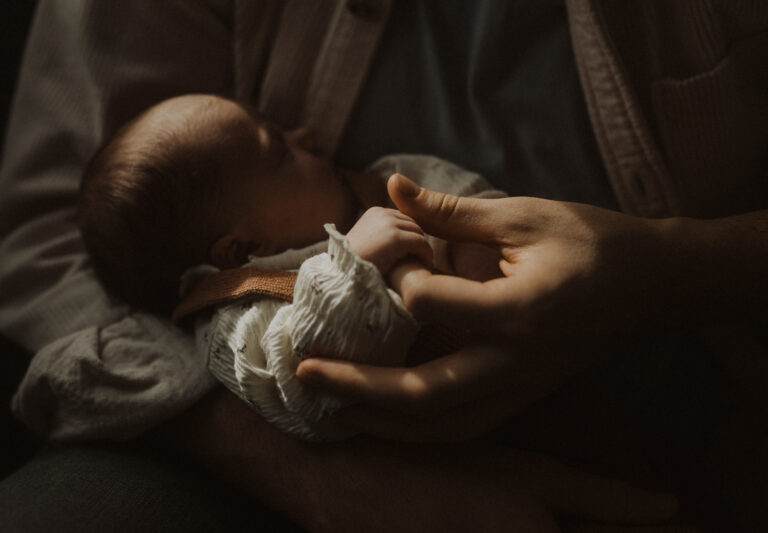 Newborn Fotoshooting Zuhause in Aarau