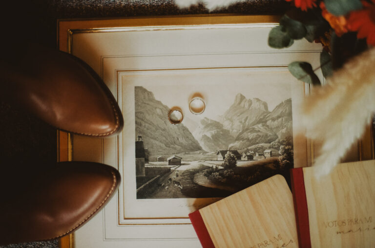 Detailfoto von einem Elopement in der Schweiz analog festgehalten.