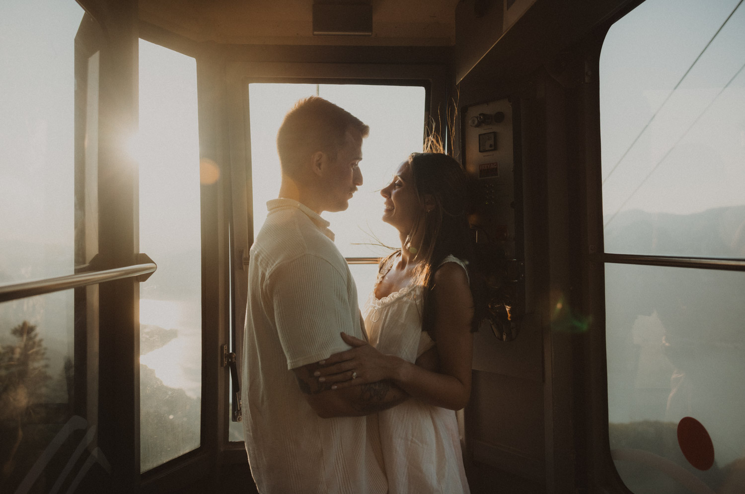 lucerne-proposal-photography beautiful golden hour proposal photography session in a cable car in lucerne
