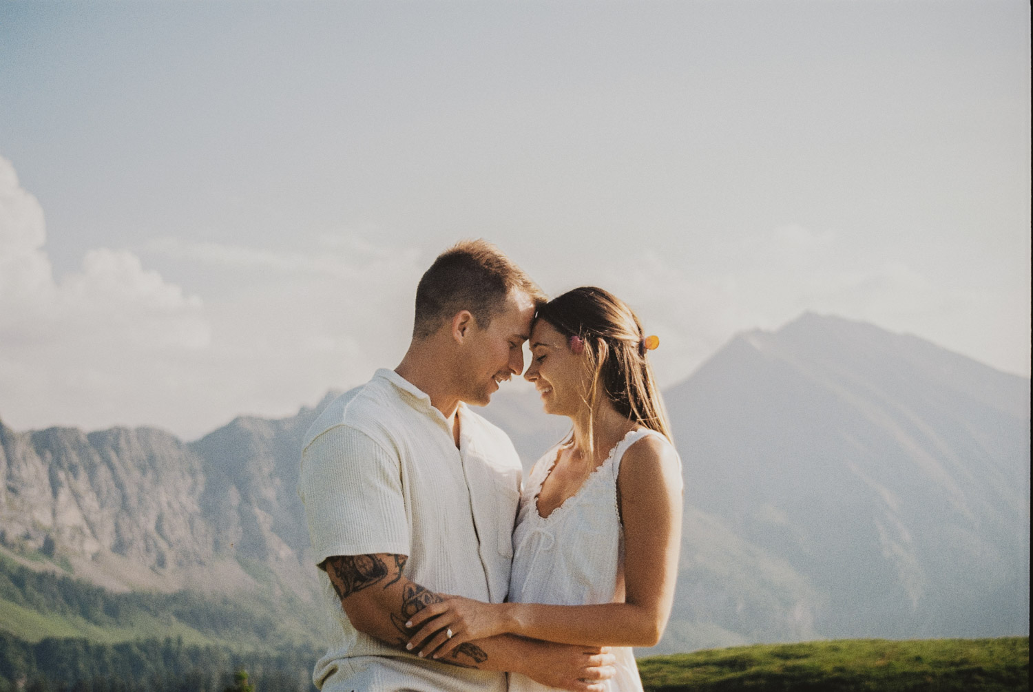 lucerne-proposal-photography beautiful proposal photography session in lucerne switzerland with mountains in the background